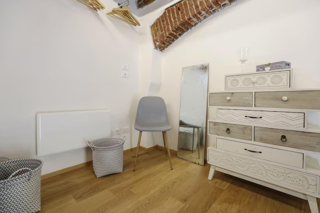 Cozy Loft Navigli, Close To Duomo And Bocconi - Italy Flat Vacation Милан Экстерьер фото