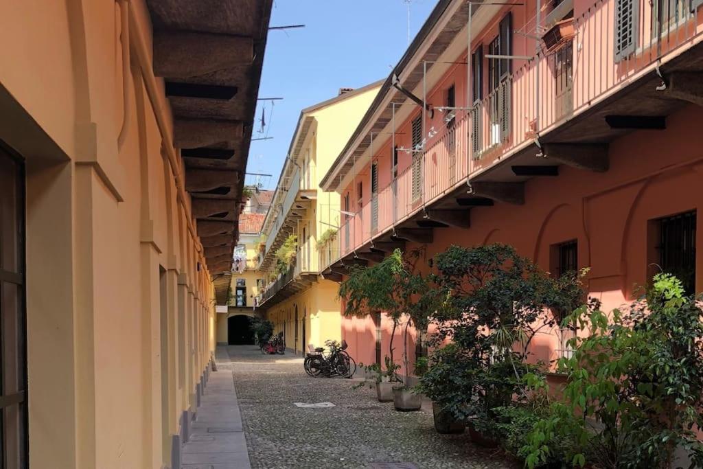 Cozy Loft Navigli, Close To Duomo And Bocconi - Italy Flat Vacation Милан Экстерьер фото
